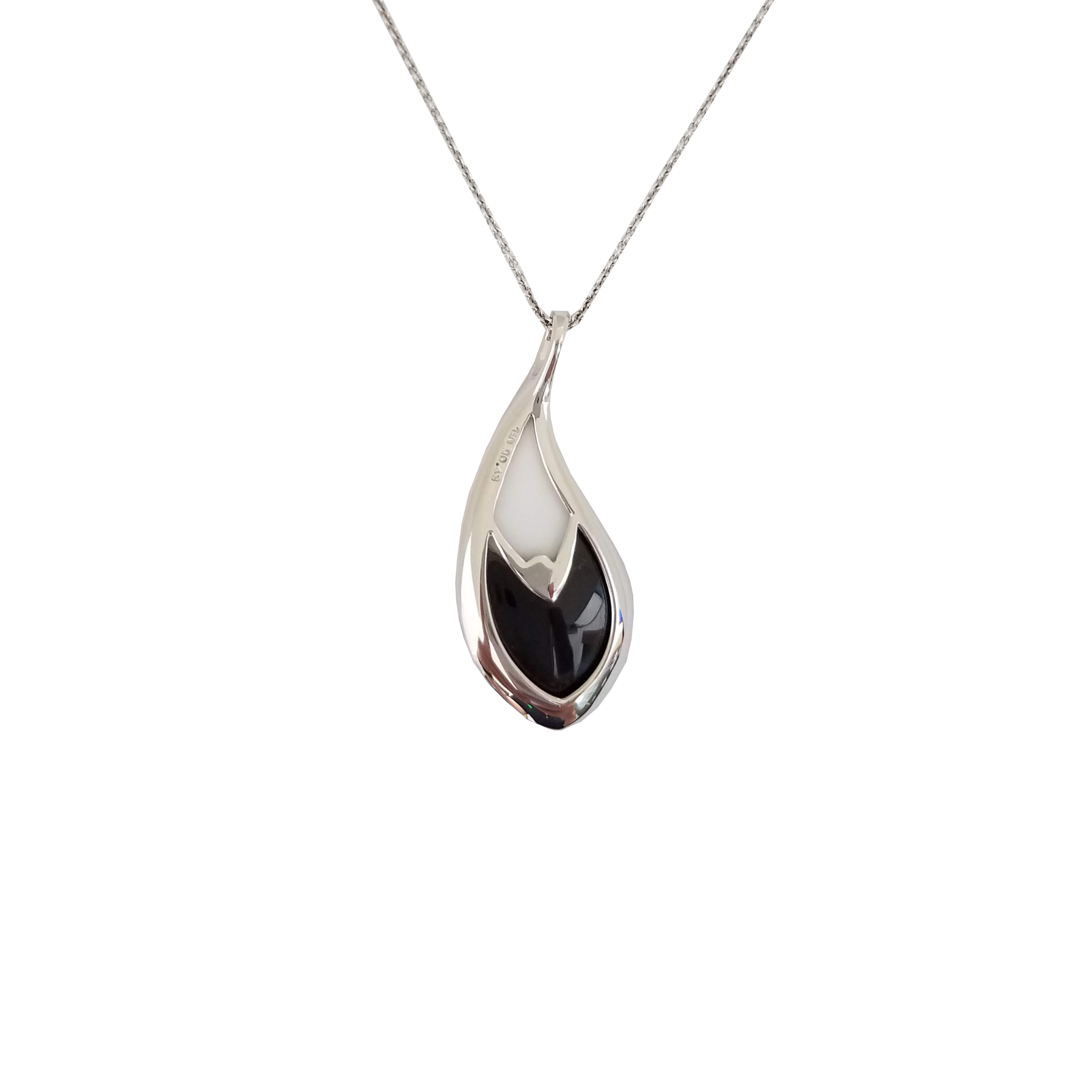 18k White Gold White Onyx & Black Onyx White Diamonds Pendant