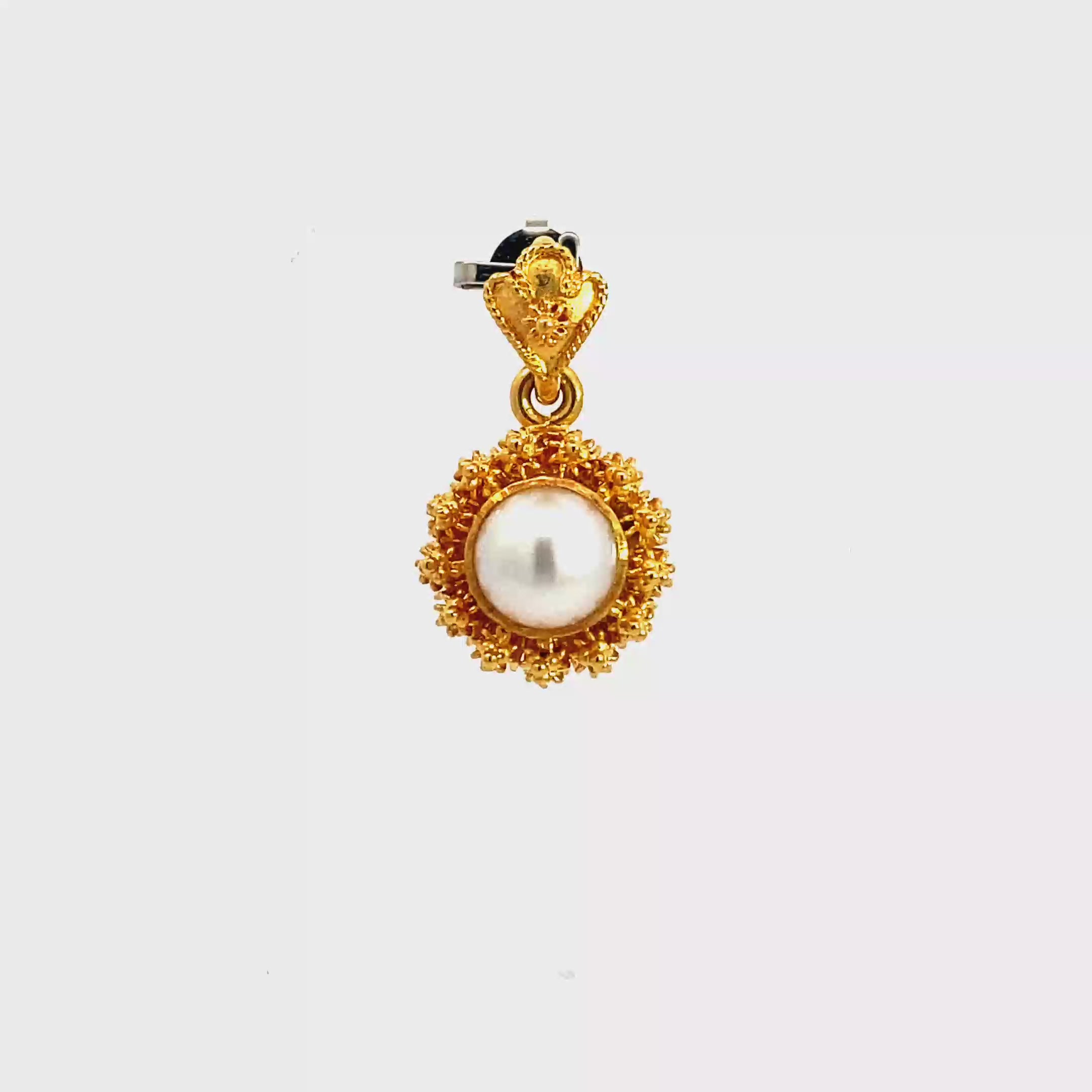 18k Yellow Gold White Pearl Pendant