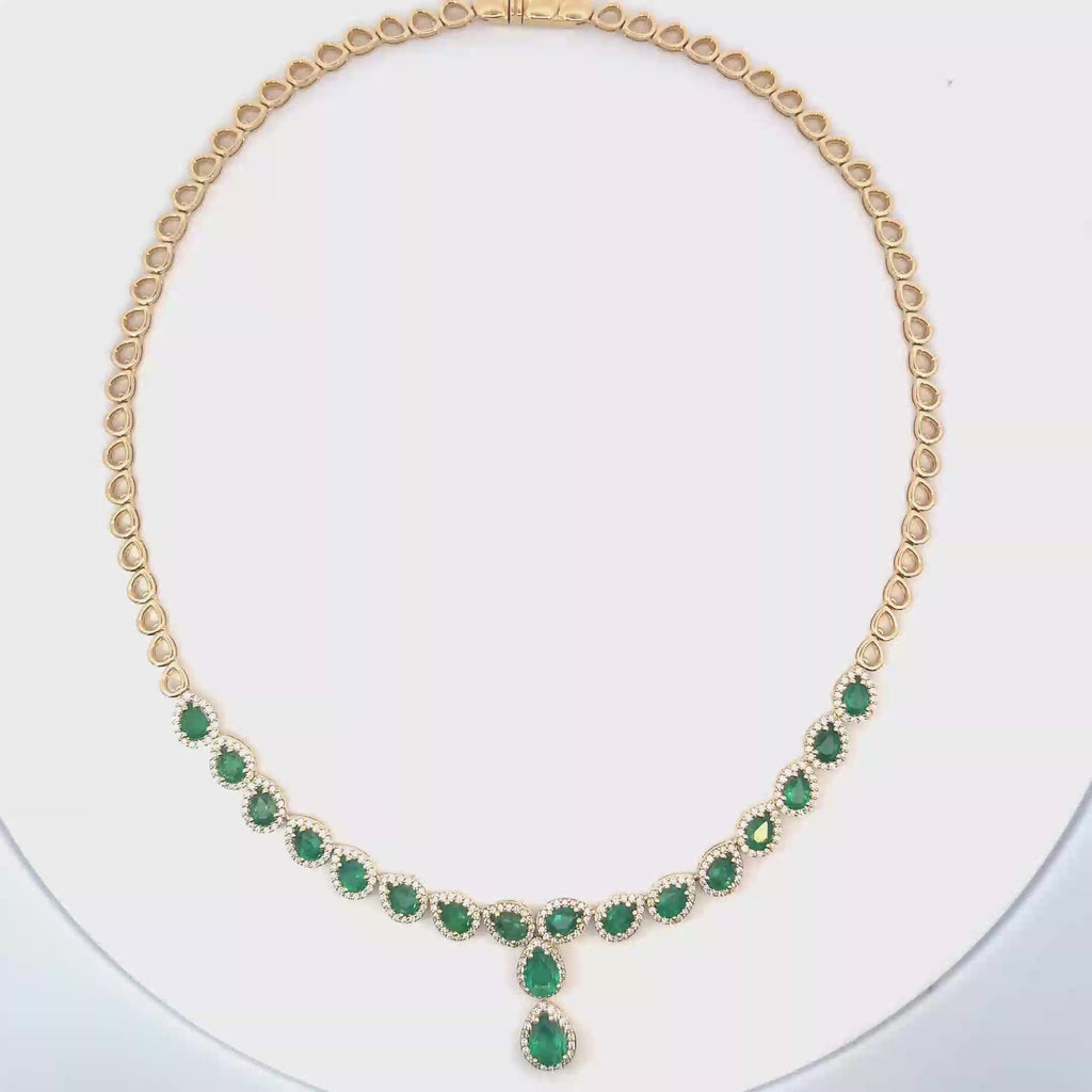 18k Yellow Gold Emerald & White Diamonds Necklace